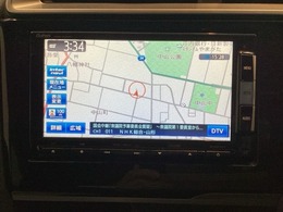 ワイド画面のナビゲーションはフルセグTV対応のGathers純正メモリーナビを搭載しています。Bluetoothオーディオ機能がありますので、スマートフォンなどの音楽も再生できます。
