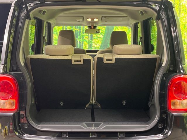 普段のお買い物や通勤、送迎等に十分な荷室スペースを確保しております。セカンドシートを倒すと、大きな荷物の積載も可能です♪