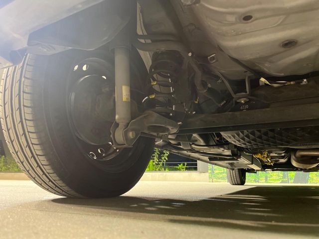 お車を安心してお乗りいただく為には、足回りの定期点検が欠かせません。サービスサポート（有償保証）では無料点検もご提供しており、安心のカーライフをお過ごしいただけるサポート体制が整っています。