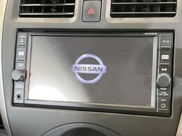 【純正ナビ】人気の純正ナビを装備しております。ナビの使いやすさはもちろん、オーディオ機能も充実！キャンプや旅行はもちろん、通勤や買い物など普段のドライブも楽しくなるはず♪