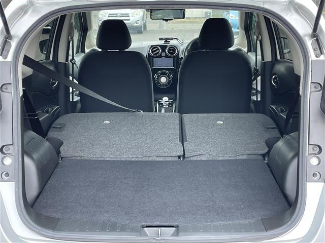 乗せる人数、荷物によってシートをアレンジすれば、ダンボールなどの大きい荷物や、釣り具などの長尺物も載せられそうですね！