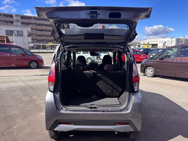 トランクルームも広いため仕事に趣味に使い方色々です！