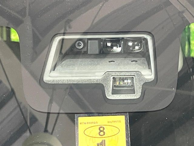 【デュアルセンサーブレーキサポート】前方に障害物（車両や歩行者）がある場合に警報を発し、運転者に注意を促してくれます♪