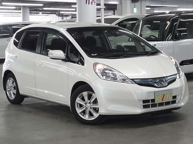 当社の展示車は全車両に”社団法人自動車公正取引協議会”の車両状態説明書を掲示しております。修復歴の有無は勿論、ドア等の外板の交換歴の有無までも表示☆口頭説明では無く書面にてお渡ししております♪