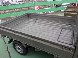4WD！オートマ車！SRSエアバック！リヤパーキングセンサー！ESP！ヒルホールドコントロール！4輪ABS！ぬかるみ脱出アシスト！マルチリフレクターハロゲンヘッドランプ！オートライトシステム！