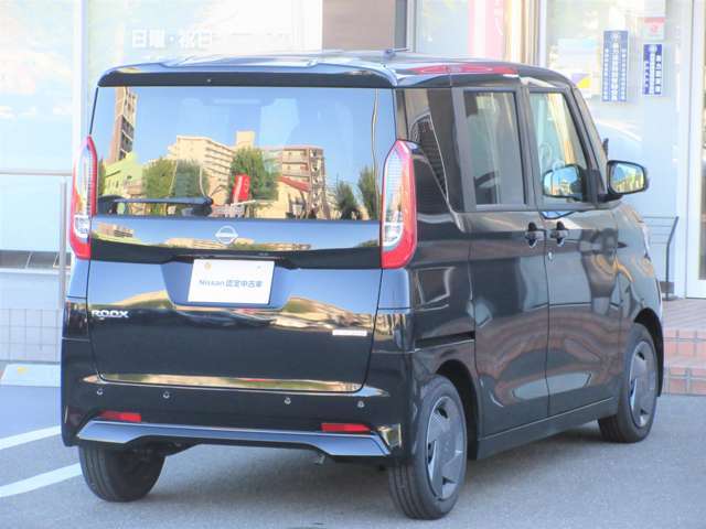 遠方への旅行など、長距離ドライブでも楽しむことができる工夫を多く備えております。本体価格の中には日産中古車の保証である走行距離無制限の『ワイド保証』が含まれております。