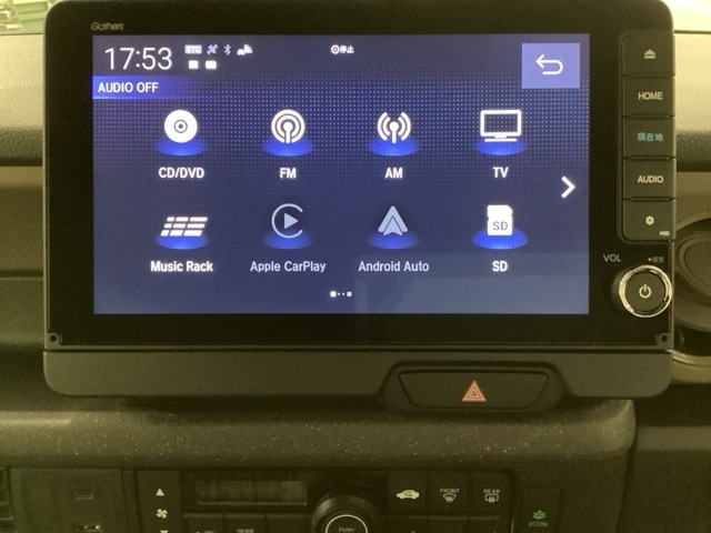ナビゲーションはフルセグTV、インターナビ対応のGathers純正メモリーナビを搭載しています。Bluetoothオーディオ機能がありますので、スマートフォンなどの音楽も再生できます。