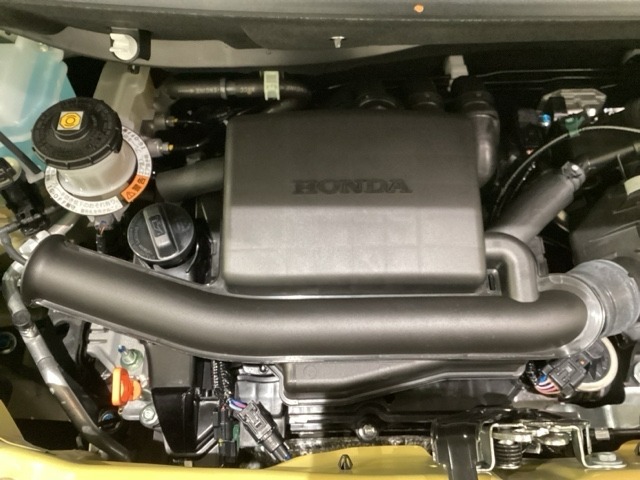 ホンダスタッフがしっかり整備して保証付きにてお渡し致します。エンジンルーム＆室内ルームともにクリーニング済みで清潔です。快適なドライブをお楽しみください。