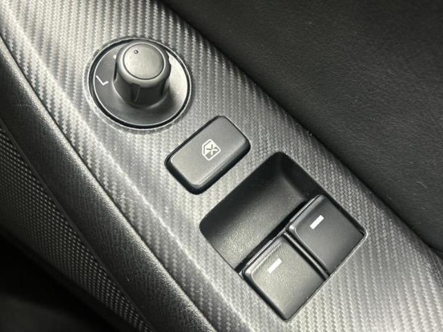 国産車から輸入車まで多様なお客様のニーズのお応えできるように、全国規模で豊富な在庫展開！車のことならWECARSへ！