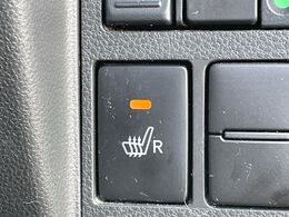 【シートヒーター】寒い日に重宝するシートヒーター！エアコンより早く温まってくれるので寒がりの人も安心ですね♪エアコンの温風は乾燥するから苦手、という方にもをおすすめです。