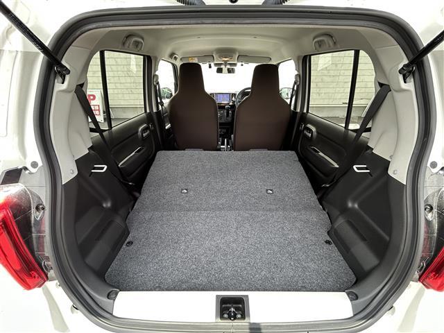 乗せる人数、荷物によってシートをアレンジすれば、ダンボールなどの大きい荷物や、釣り具などの長尺物も載せられそうですね！