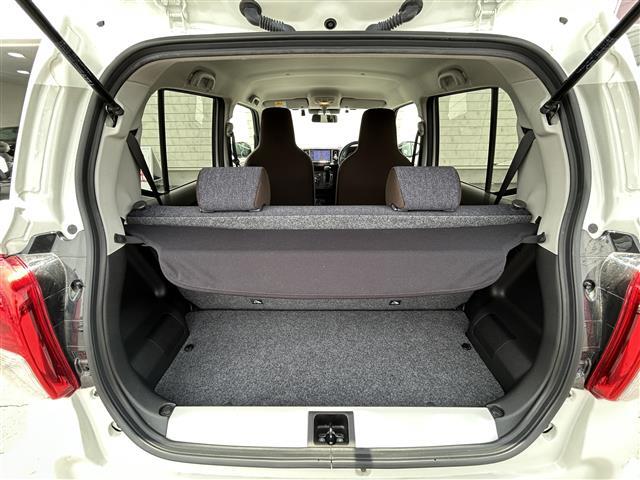 積み込みやすくて、たっぷり積める荷室です。シートアレンジできるものは、乗車人数と荷物の量や大きさによってシートを動かすことができるので、より快適なドライブが可能です！