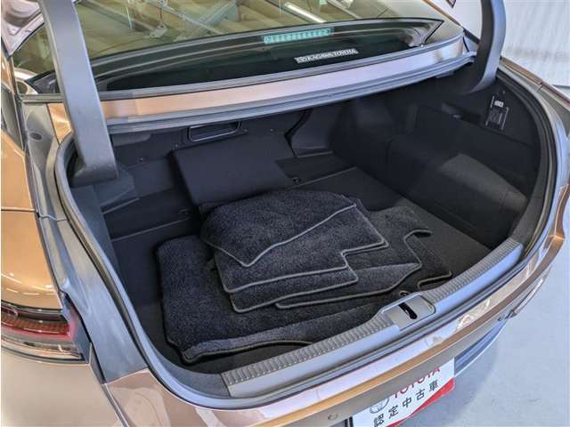 トランクルームもしっかりとしたスペースが御座いますよ！　意外と奥行きが深くかなりの量のお荷物を積み込むことが出来ます！