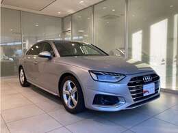 《Audi認定中古車》ならではのクオリティ、高度な訓練・教育を受けたAudi専門のメカニックがご納車前に100項目にも及ぶ精密な点検を行います。