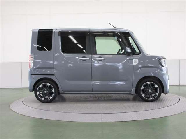 トヨタ車に限らず、他メーカーのU-Carもあり豊富な車種ラインナップを取り揃えております。
