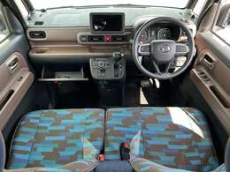 【インパネ全体】全方位で視界が広く、高い目線で運転もしやすいです！