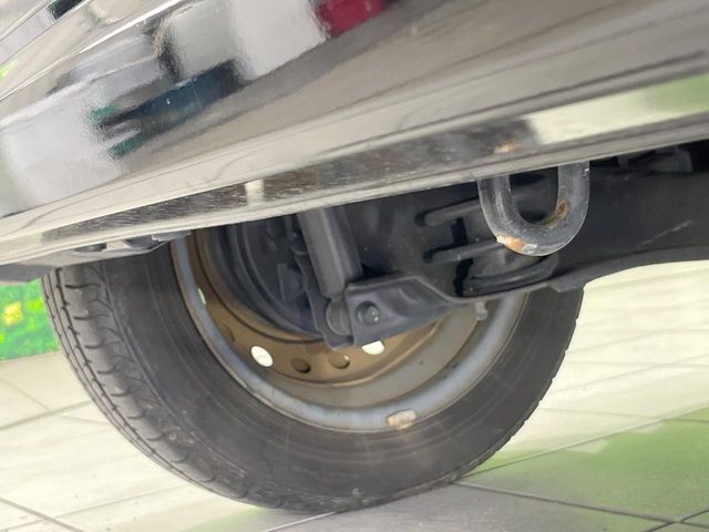 お車を安心してお乗りいただく為には、足回りの定期点検が欠かせません。サービスサポート（有償保証）では無料点検もご提供しており、安心のカーライフをお過ごしいただけるサポート体制が整っています。