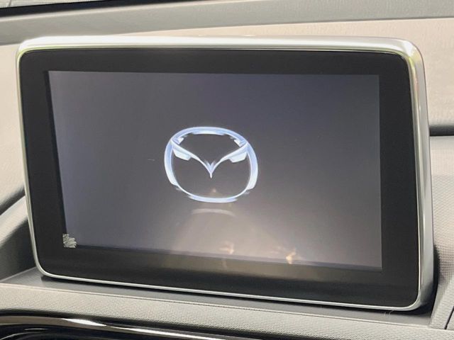 【メーカー純正ナビ】インテリアに溶け込むスタイリッシュな「専用設計」メーカーナビを装備♪視認性や操作性など基本性能にも優れ、より上質なカーライフをお楽しみいただけます。