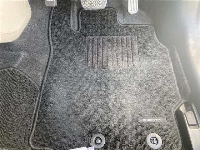 【CARMATEドライブレコーダー】走行中の車内外を360°撮影することができるので、通常のドラレコでは撮りきれない横方向からの突然の飛び出しや、後方からの無理な追い抜きなども逃さず記録します。