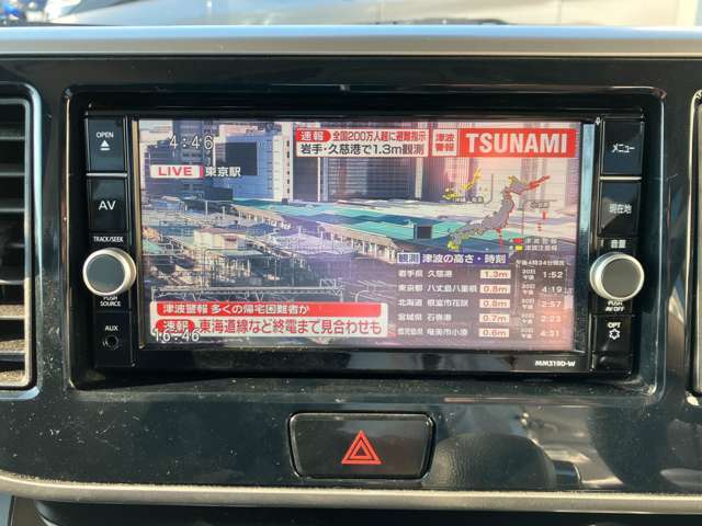 Bluetoothでスマホを連携することで音楽を聴けるのはもちろん、CD・DVDも入れられます！