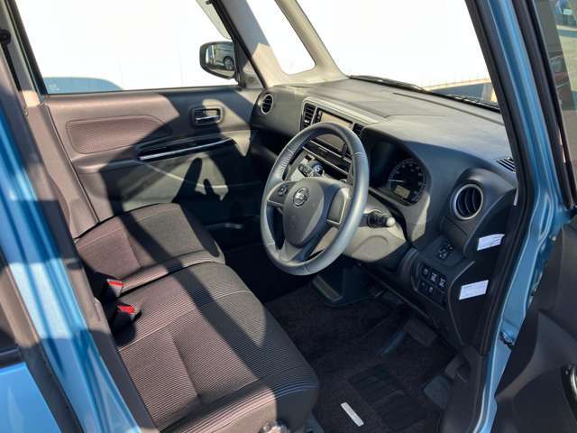 一体感のある運転席周り♪快適なドライブをお楽しみください∩( ´∀`)∩