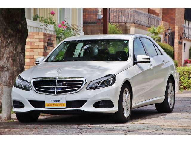 W212モデルでは大変珍しいベーシックモデルになります。落ち着いた雰囲気で品のある見た目でこのモデルをお探しの方には必見です！
