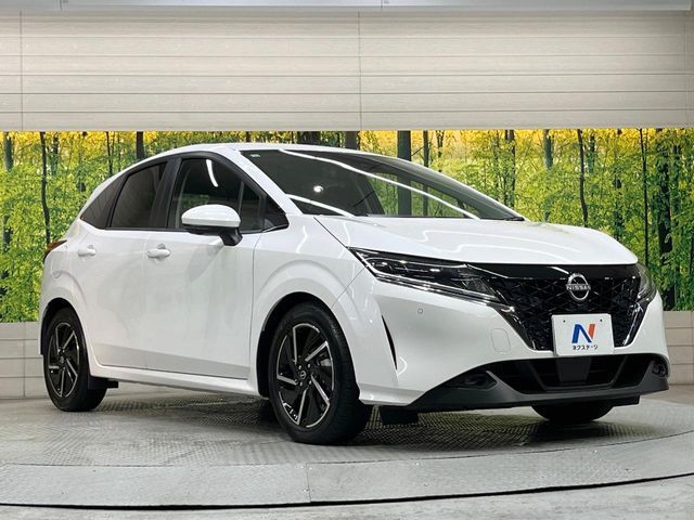 大好評のボディコーティング「弾スプラッシュコート」もご納車までに施工可能。通常のガラスコートと異なる、耐久年数6年の無機質ガラスコーティングが、ボディをキレイな状態に保ってくれます。
