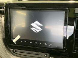 【純正ナビ】人気の純正ナビを装備。オーディオ機能も充実しており、Bluetooth接続すればお持ちのスマホやMP3プレイヤーの音楽を再生可能！毎日の運転がさらに楽しくなります！！