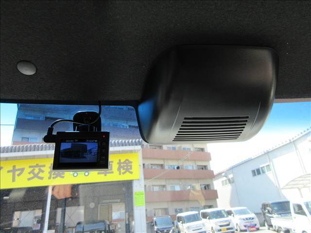 ヒヤッとした時も安心の追突被害軽減ブレーキ＆ドライブレコーダー装備しております(^^♪