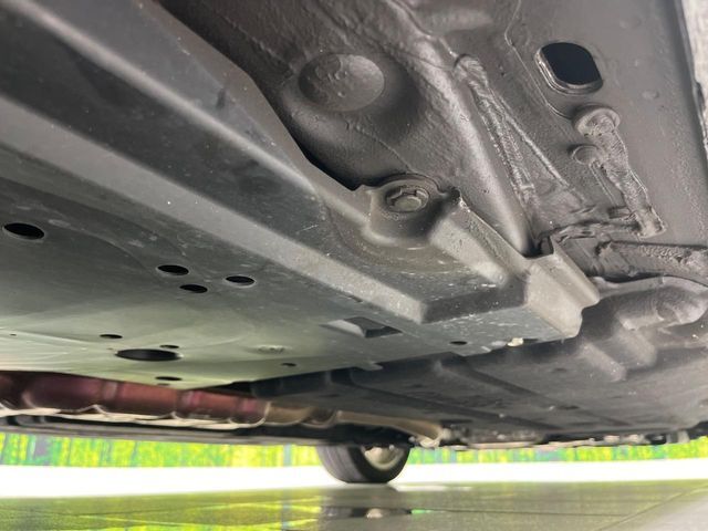 お車を安心してお乗りいただく為には、足回りの定期点検が欠かせません。サービスサポート（有償保証）では無料点検もご提供しており、安心のカーライフをお過ごしいただけるサポート体制が整っています。