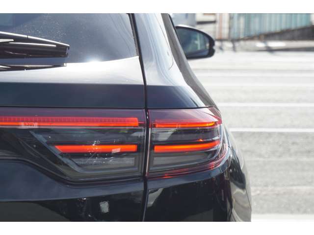 LEDテールランプ！ボディデザインにマッチした形状でスタイリッシュに仕上がっております。