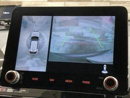【360°ビューモニター】を装備しております。全周囲カメラで危険察知。狭い駐車場でも安心して駐車できますね。