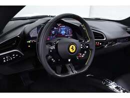 電動化しつつも、フェラーリらしいサウンドレスポンスと軽快さ