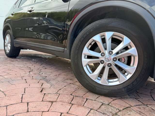 【タイヤについて】アルミホイールや、新品タイヤ、スタッドレスタイヤご相談承ります。