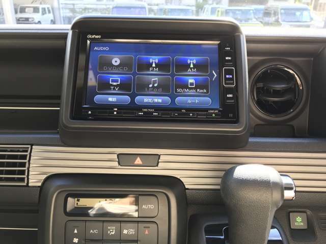 純正ナビはフルセグTV視聴やBluetooth接続で音楽を楽しみながら運転が可能です