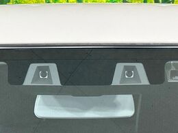 【スズキ　セーフティサポート】走行中に前方の車両等を認識し、衝突しそうな時は警報とブレーキで衝突回避と被害軽減をアシスト。より安全にドライブをお楽しみいただけます。