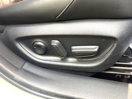 【パワーシート】スイッチ一つで簡単にシートの微調整が可能！電動だから力もいりません！快適なシートポジションにセットして、快適なドライブをお楽しみください。