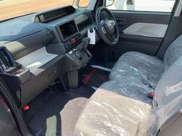 《全車修復歴なし》　　全車「修復歴なし」の車のみ取り扱っております。専任のバイヤーによる厳選した仕入れの後、車両チェックを行い、高品質な中古車を展示しています。