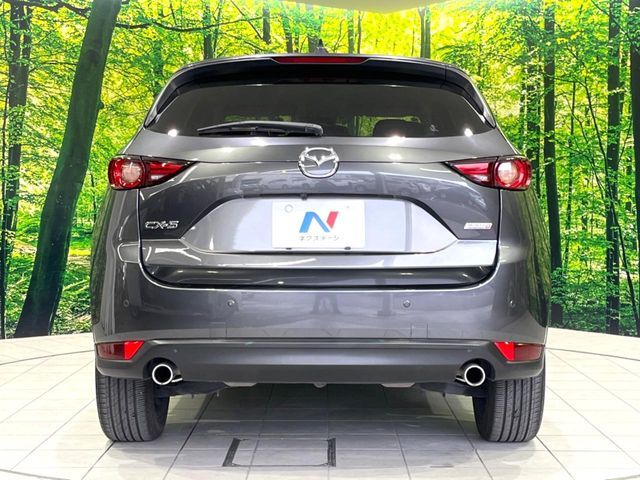 安心の最長10年・走行無制限保証（有償）をご用意。保証内容も充実はもちろん、無料点検＆オイル交換や、年中無休の全国・24時間ロードサービスも付帯されておりますのでご安心下さい。