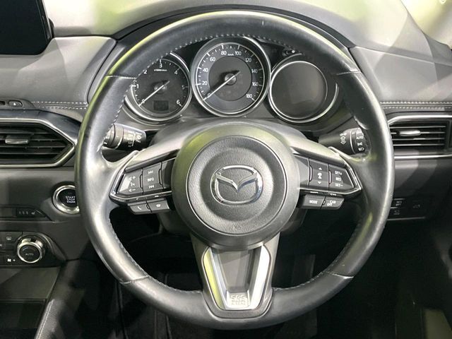 ステアリングも使用感が少なく、きれいな状態となっております♪