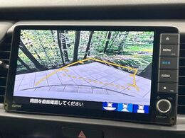【バックカメラ】駐車時に後方がリアルタイム映像で確認できます。大型商業施設や立体駐車場での駐車時や、夜間のバック時に大活躍！運転スキルに関わらず、今や必須となった装備のひとつです！