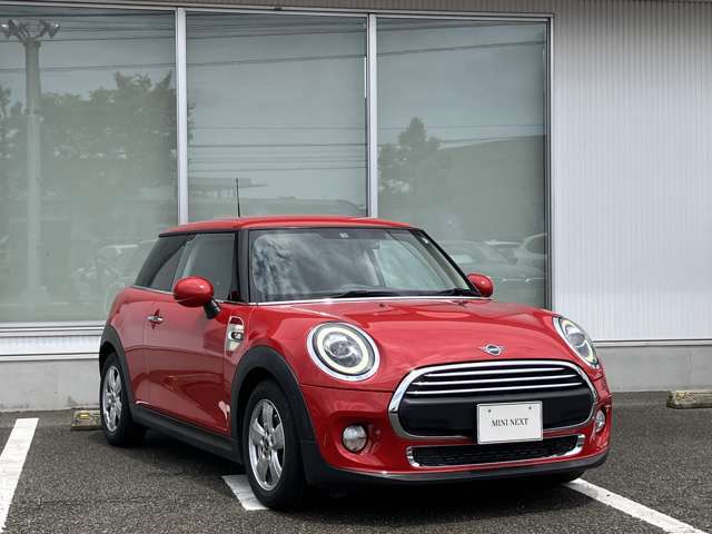 MINI　Cardご用意しております。充実のポイントプログラムや多様なサービスの他にカード契約期間中はMINI エマージェンシー・サービスが24時間365日ご利用いただけます。