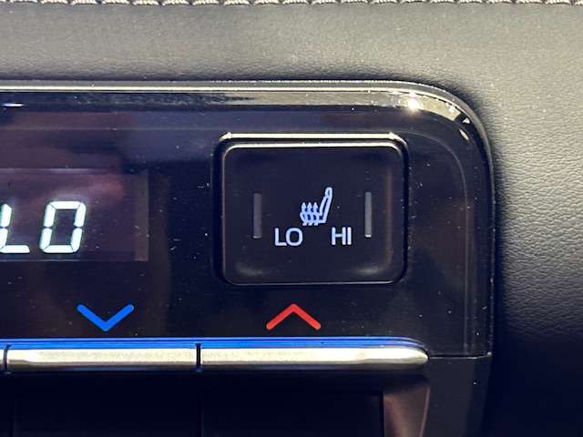 大好評のG'zox艶コーティングはお車を傷や汚れから保護するだけでなく、塗装の劣化も防いでくれる優れもの！！ 店頭で是非体感してください！！