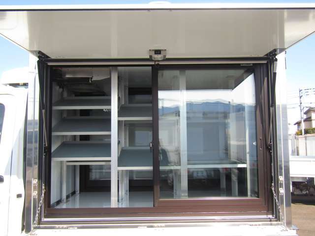 当社は大型展示場に豊富な在庫がございます☆ぜひお気に入りの1台をお探しください♪