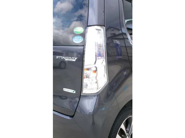 ユーザー買取車ダイレクト販売。オークション買い付け車両のような「運送費」や「オークション手数料」などの「余計な経費」がかかっていないため、魅力的な車両価格で販売することが可能です！