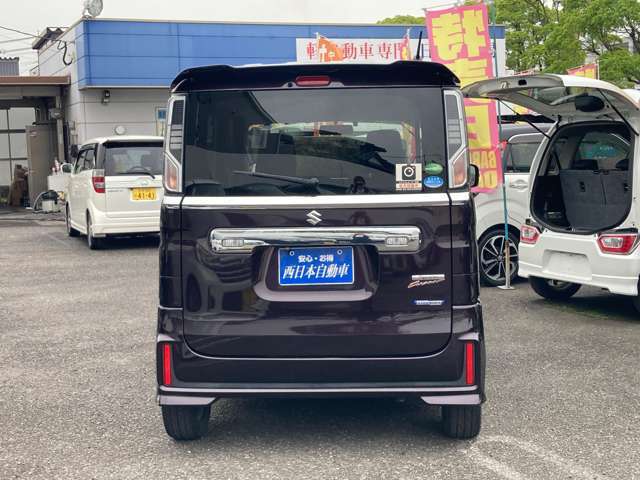 『全てのお客様に安心を』　自社整備工場にて厳しいチェックを通過した車両には点検記録簿と保証書を発行し、整備保証を付けさせていただきます。(一部車両を除く)