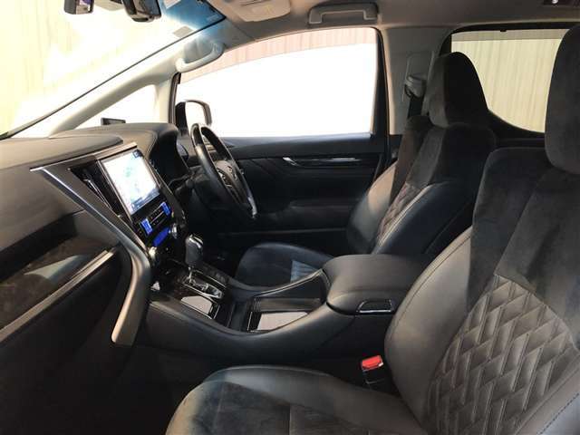 清潔で広々した座席です！是非、現車を見て体感してみてください。