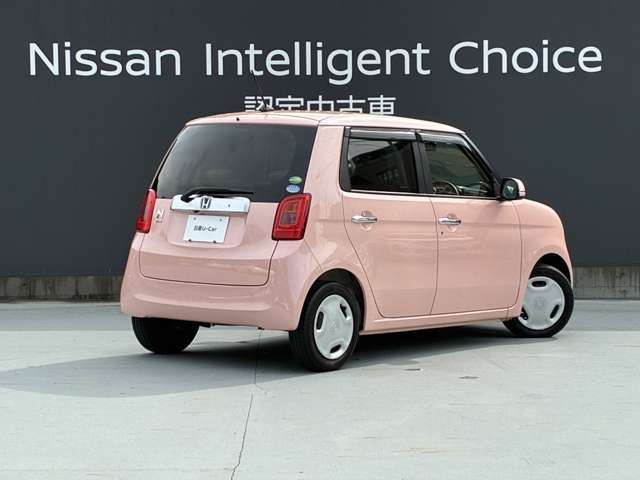 斜め後ろからのショットです。