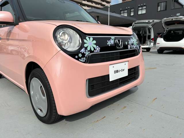 ディスチャージヘッドライトで夜間の視認性も良好です。