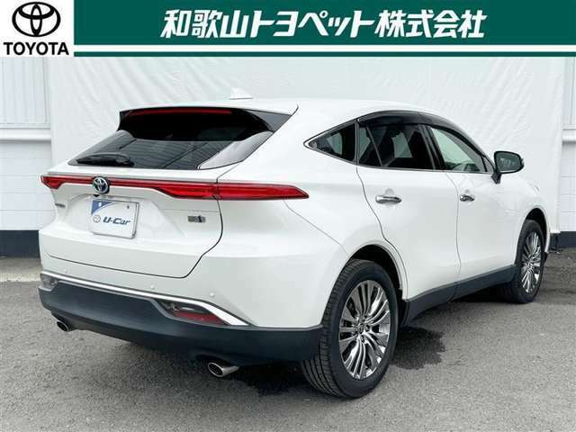 リフレッシュクリーニング「爽・快・車」施工！和歌ル山トヨペットの専門のスタッフが、独自の技術で一台一台丁寧に、内外装の清掃や除菌抗菌。下廻りやエンジンルームなど普段見えないところもキレイに仕上げます！